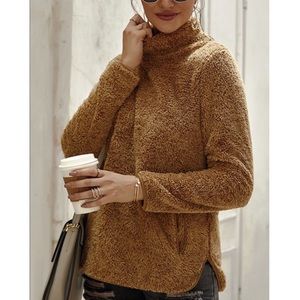 Coeur de Vague Fleece Mock-Neck Pullover